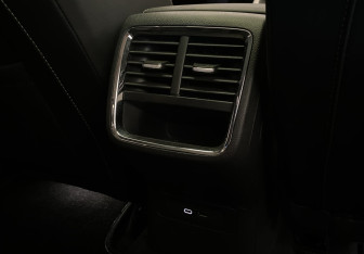 Подержанный автомобиль Skoda Octavia Liftback 2023 года (9 фото)