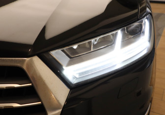 Подержанный автомобиль Audi Q7 2016 года (28 фото)