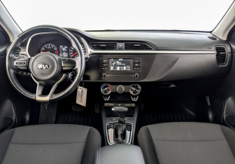 Подержанный автомобиль Kia Rio Sedan 2021 года (14 фото)
