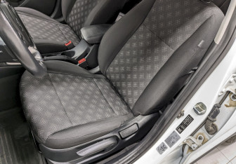 Подержанный автомобиль Kia Rio Hatchback 2020 года (14 фото)