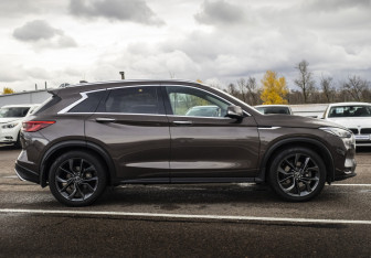 Подержанный автомобиль Infiniti QX50 2018 года (4 фото)