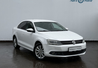 Подержанный автомобиль Volkswagen Jetta Sedan 2013 года (3 фото)