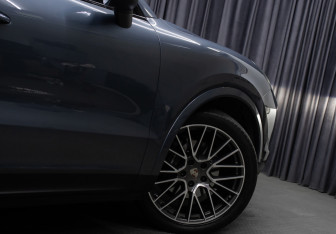 Подержанный автомобиль Porsche Cayenne 2018 года (28 фото)
