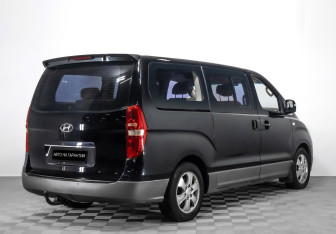 Подержанный автомобиль Hyundai Grand Starex 2009 года (4 фото)