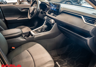 Новый Toyota RAV4 2025 (8 фото)