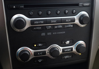 Подержанный автомобиль Nissan Teana 2010 года (15 фото)