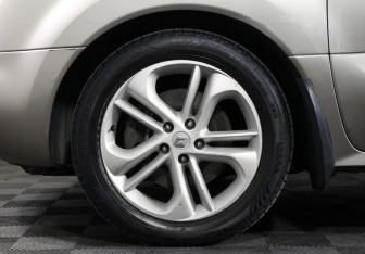 Подержанный автомобиль Renault Koleos 2010 года (22 фото)