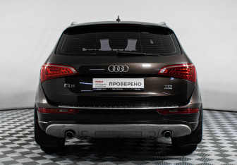 Подержанный автомобиль Audi Q5 2011 года (6 фото)