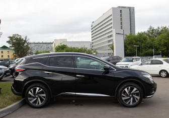 Подержанный автомобиль Nissan Murano Suv 2019 года (3 фото)