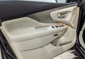 Подержанный автомобиль Nissan Murano Suv 2021 года (19 фото)