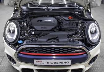 Подержанный автомобиль MINI Hatch 2016 года (9 фото)
