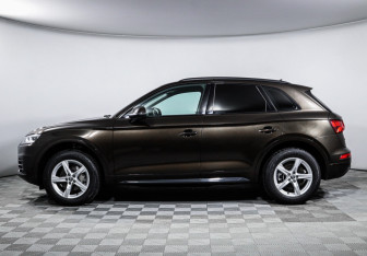 Подержанный автомобиль Audi Q5 2018 года (8 фото)