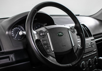 Подержанный автомобиль Land Rover Freelander 2013 года (15 фото)