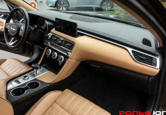 Подержанный автомобиль Genesis G70 2021 года (7 фото)