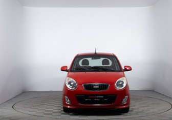 Подержанный автомобиль Kia Picanto 2010 года (2 фото)