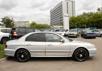 Подержанный автомобиль Hyundai Sonata 2008 года (3 фото)