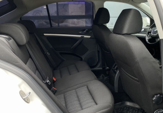 Подержанный автомобиль Skoda Octavia Wagon 2011 года (19 фото)