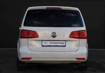 Подержанный автомобиль Volkswagen Touran 2011 года (6 фото)