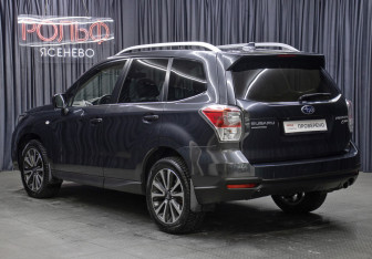 Подержанный автомобиль Subaru Forester Suv 2017 года (7 фото)