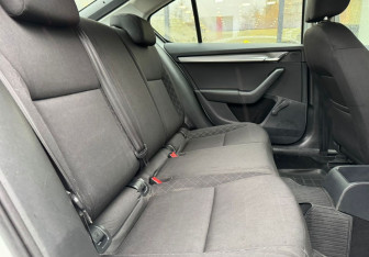 Подержанный автомобиль Skoda Octavia Liftback 2018 года (11 фото)