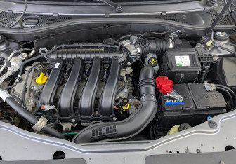 Подержанный автомобиль Nissan Terrano 2017 года (11 фото)