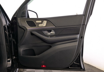 Подержанный автомобиль Mercedes-Benz GLE 2021 года (25 фото)