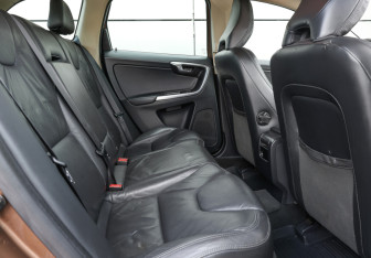 Подержанный автомобиль Volvo XC60 2012 года (12 фото)