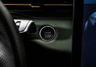 Подержанный автомобиль Changan Lamore 2024 года (16 фото)