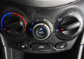 Подержанный автомобиль Hyundai Solaris Sedan 2014 года (15 фото)