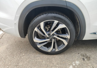 Подержанный автомобиль Geely Monjaro 2023 года (12 фото)