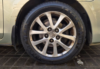 Подержанный автомобиль Mazda 3 Sedan 2008 года (14 фото)