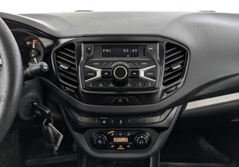 Подержанный автомобиль LADA (ВАЗ) Vesta Sedan 2017 года (17 фото)