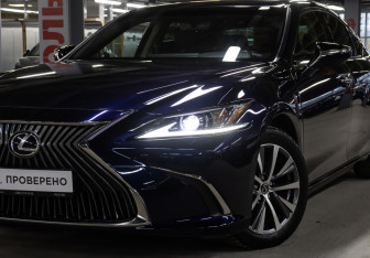 Подержанный автомобиль Lexus ES 2018 года (20 фото)