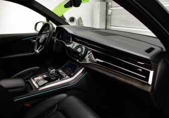 Подержанный автомобиль Audi Q7 2020 года (31 фото)