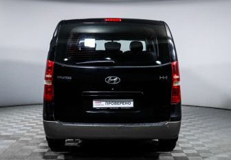 Подержанный автомобиль Hyundai H-1 2010 года (6 фото)
