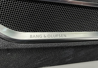 Подержанный автомобиль Audi Q3 2019 года (16 фото)