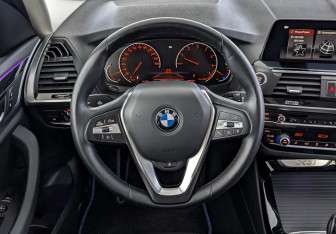 Подержанный автомобиль BMW X3 2020 года (21 фото)
