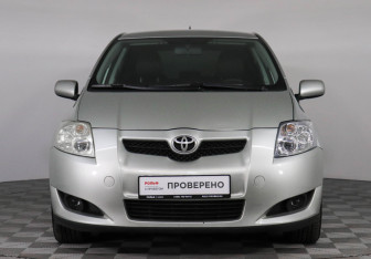 Подержанный автомобиль Toyota Auris Hatchback 2008 года (2 фото)