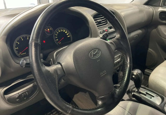 Подержанный автомобиль Hyundai Santa Fe 2011 года (13 фото)