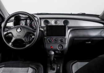 Подержанный автомобиль Mitsubishi Outlander 2003 года (12 фото)