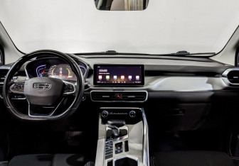 Подержанный автомобиль Geely Coolray 2022 года (12 фото)