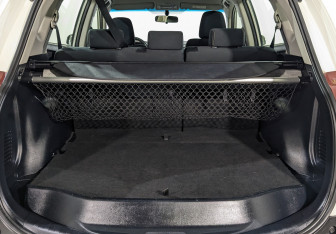 Подержанный автомобиль Toyota RAV4 2013 года (10 фото)