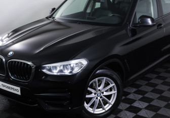 Подержанный автомобиль BMW X3 2019 года (22 фото)
