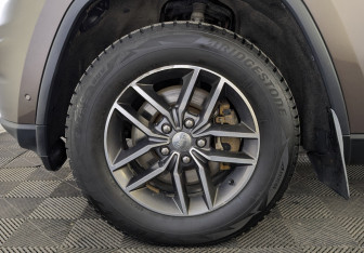 Подержанный автомобиль Jeep Grand Cherokee 2018 года (12 фото)