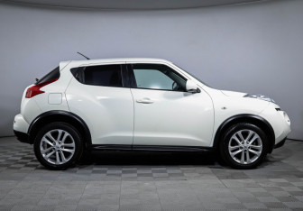 Подержанный автомобиль Nissan Juke 2013 года (4 фото)