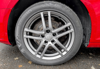 Подержанный автомобиль Audi A4 Sedan 2015 года (16 фото)