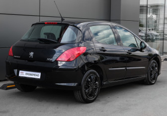 Подержанный автомобиль Peugeot 308 Hatchback 2010 года (5 фото)