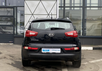 Подержанный автомобиль Kia Sportage 2011 года (6 фото)