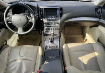 Подержанный автомобиль Infiniti G Sedan 2010 года (10 фото)