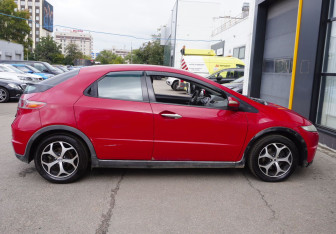 Подержанный автомобиль Honda Civic Hatchback 2008 года (4 фото)